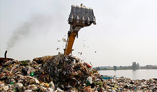 На свалке нашли тело новорожденной девочки На свалке нашли тело новорожденной девочки