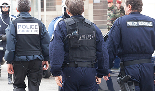 Во Франции пойманы "двойники" убийцы Мера Во Франции пойманы "двойники" убийцы Мера