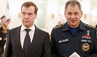 Медведев меняет Громова на Шойгу Медведев меняет Громова на Шойгу