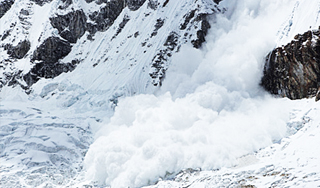 Дети в панике бежали от лавины на Камчатке Дети в панике бежали от лавины на Камчатке