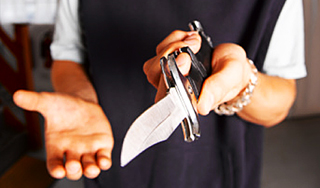 Иностранца на Урале 93 раза ударили ножом Иностранца на Урале 93 раза ударили ножом