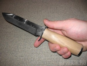 Ждет суда парень, ударивший брата ножом в живот