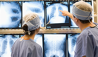 Пациентку больницы нашли избитой Пациентку больницы нашли избитой