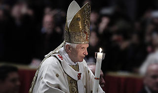 Католики и протестанты отмечают Пасху Католики и протестанты отмечают Пасху