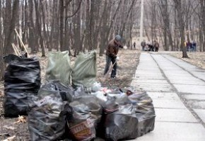 Чиновники обвинили студентов в игнорировании субботника