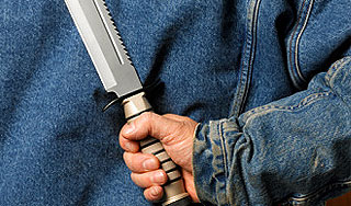 Наркоман взял в заложники членов семьи Наркоман взял в заложники членов семьи