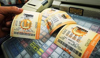 Женщина потеряла билет на огромный джекпот Женщина потеряла билет на огромный джекпот