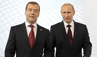 Путин и Медведев раскрыли свои доходы Путин и Медведев раскрыли свои доходы