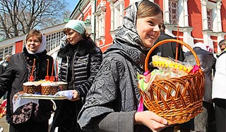 Православные готовятся к встречe Пасхи Православные готовятся к встречe Пасхи