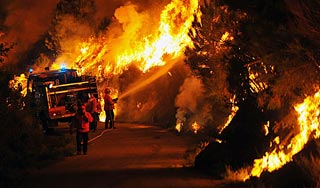 Следователи ищут источник огня в Забайкалье Следователи ищут источник огня в Забайкалье