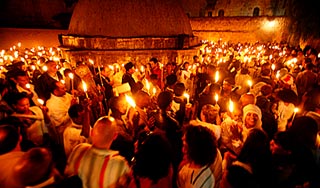 Благодатный огонь сошел в Иерусалиме Благодатный огонь сошел в Иерусалиме