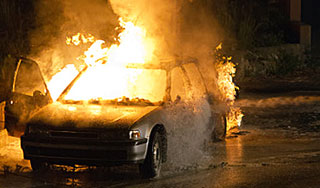 На севере столицы сгорели три машины На севере столицы сгорели три машины