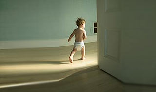 Голый младенец ушел на километр от дома Голый младенец ушел на километр от дома