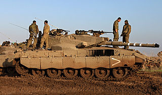 Израиль давит на Иран угрозой войны Израиль давит на Иран угрозой войны