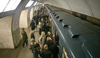 В московском метро задымился поезд В московском метро задымился поезд