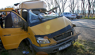 В Крыму разбились два микроавтобуса В Крыму разбились два микроавтобуса