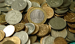 Должник принес приставам 69 кг мелочи Должник принес приставам 69 кг мелочи