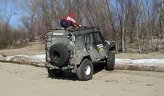 В Туве машина сбила группу людей В Туве машина сбила группу людей