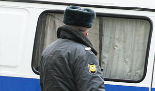 Полицейский до смерти избил подругу Полицейский до смерти избил подругу