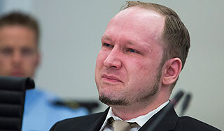 Брейвику спели ненавистную песню Брейвику спели ненавистную песню