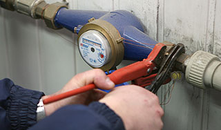 Москвичам разрешили прятать счетчики воды Москвичам разрешили прятать счетчики воды