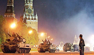 По Красной площади прошли танки По Красной площади прошли танки