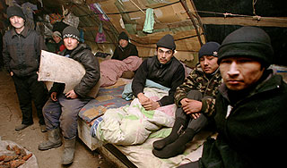 Медведев призвал к борьбе с "нелегалами" Медведев призвал к борьбе с "нелегалами"