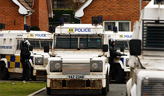 В Ирландии нашли две машины-бомбы В Ирландии нашли две машины-бомбы