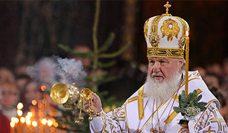 Патриарх осудил потребительские ценности Патриарх осудил потребительские ценности