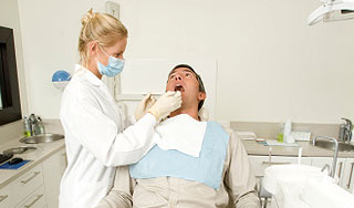 Женщина вырвала бывшему любовнику зубы Женщина вырвала бывшему любовнику зубы