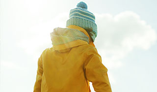 Девочка задохнулась на прогулке из-за шапки Девочка задохнулась на прогулке из-за шапки