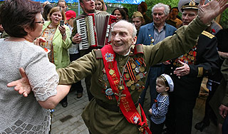 Треть россиян выйдут на улицы 9 мая Треть россиян выйдут на улицы 9 мая