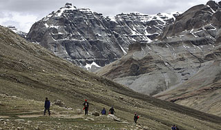 Россияне пропали после наводнения в Непале Россияне пропали после наводнения в Непале