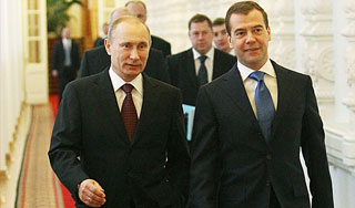 Медведев пожелал Путину успехов Медведев пожелал Путину успехов