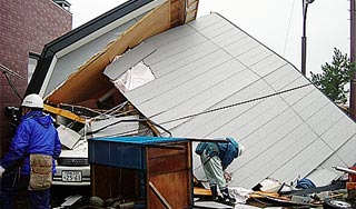 Торнадо обрушился на Японию Торнадо обрушился на Японию