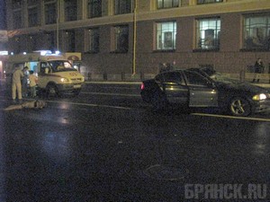 Возле ЦУМа в Брянске насмерть сбили пешехода
