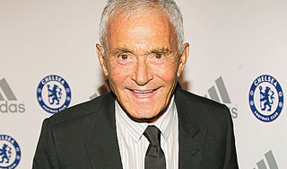 В США умер знаменитый стилист Видал Сассун В США умер знаменитый стилист Видал Сассун