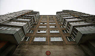 Бабушка выпрыгнула в окно вслед за внуком Бабушка выпрыгнула в окно вслед за внуком