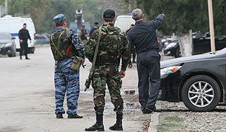 В Дагестане в бою погибли двое полицейских В Дагестане в бою погибли двое полицейских