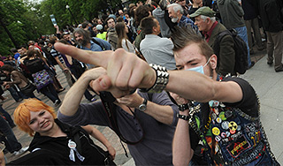 Штрафы митингующим увеличат до 1,5 млн Штрафы митингующим увеличат до 1,5 млн