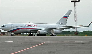 Самолет Путина увели на запасной аэродром Самолет Путина увели на запасной аэродром