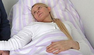 Азаров о лечении Тимошенко за границей Азаров о лечении Тимошенко за границей