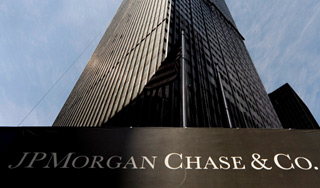 Крупнейший банк увольняет топ-менеджеров Крупнейший банк увольняет топ-менеджеров