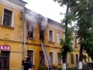 В Брянске случился пожар в общежитии по улице Фокина