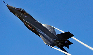 Авиация ЕС атаковала базы пиратов в Сомали Авиация ЕС атаковала базы пиратов в Сомали