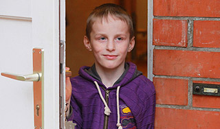 Мать из США заплатит русскому сироте Мать из США заплатит русскому сироте