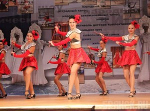 Брянскому ансамблю «Капризу» рукоплескал Париж