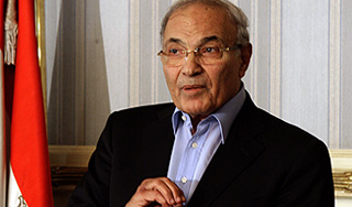 В кандидата в главы Египта бросили ботинок В кандидата в главы Египта бросили ботинок