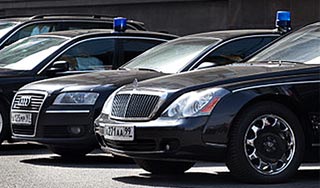 У половины чиновников отобрали "мигалки" У половины чиновников отобрали "мигалки"