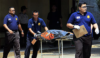 Опознаны тела всех жертв Superjet 100 Опознаны тела всех жертв Superjet 100